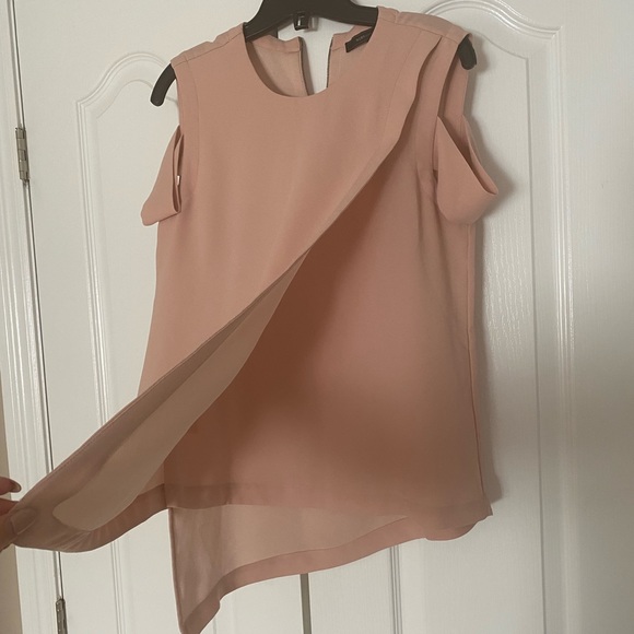 BCBGMAXAZRIA Betty Open Shoulder Top in Antique Rose - Picture 3 of 10